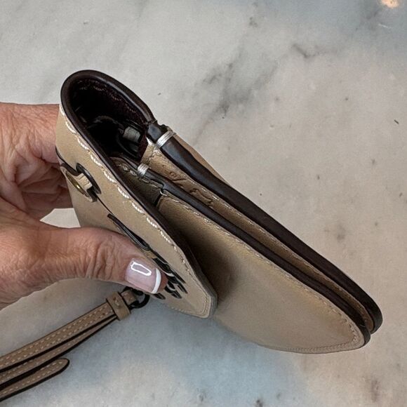 Coach Wristlet Bag Purse Clutch Leather Snakeskin Like New Link Detail Like New! - Picture 15 of 16